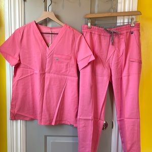 MEDICLO SCRUB SET SIZE M NWT